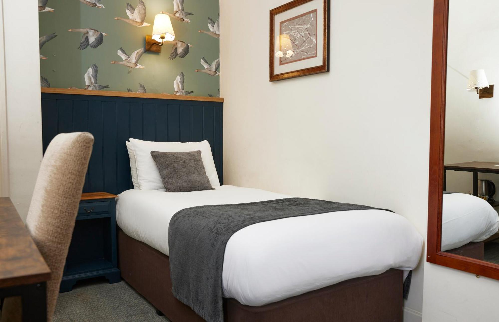 Bull Hotel By Greene King Inns Long Melford Bagian luar foto