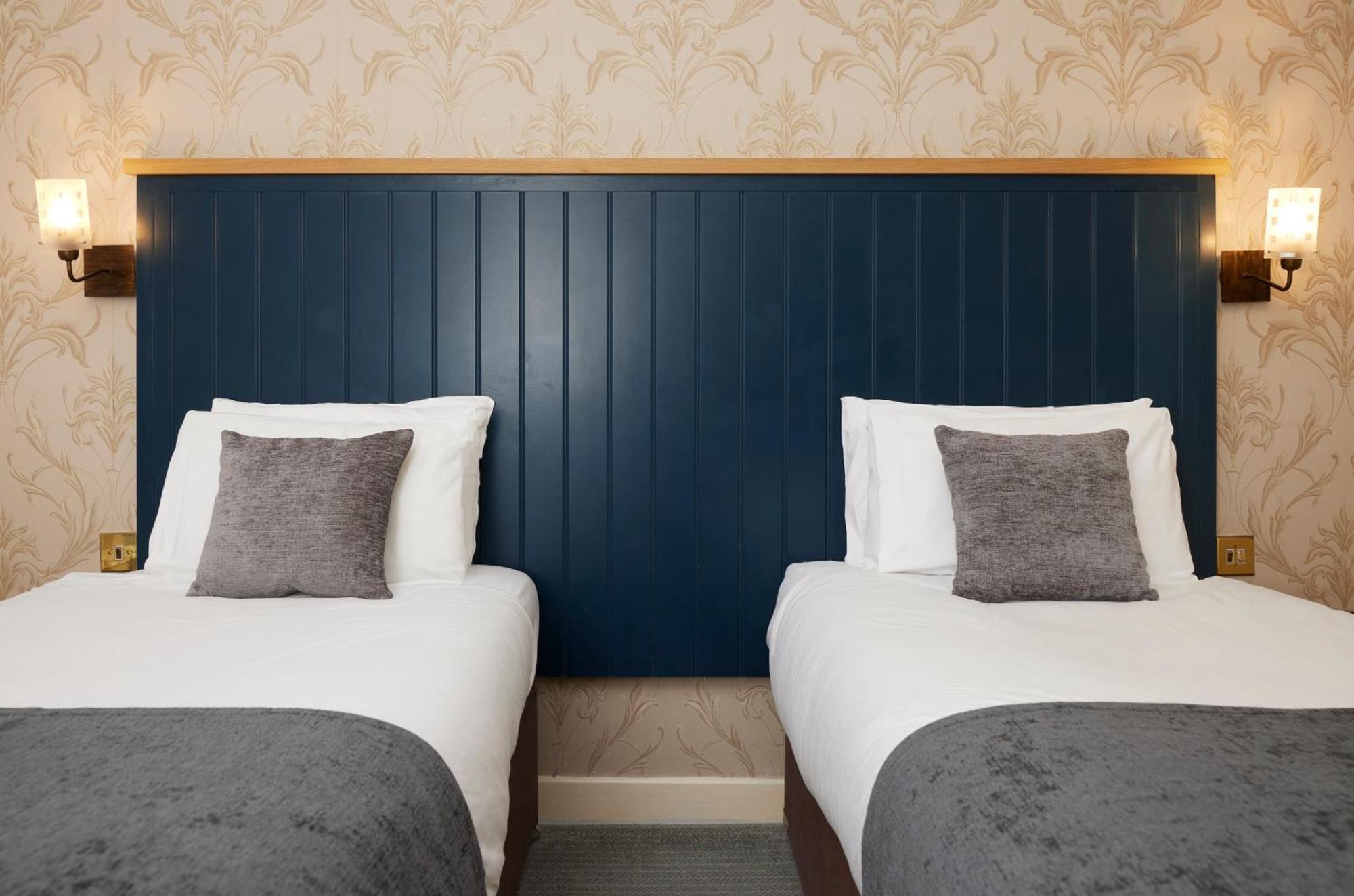 Bull Hotel By Greene King Inns Long Melford Bagian luar foto