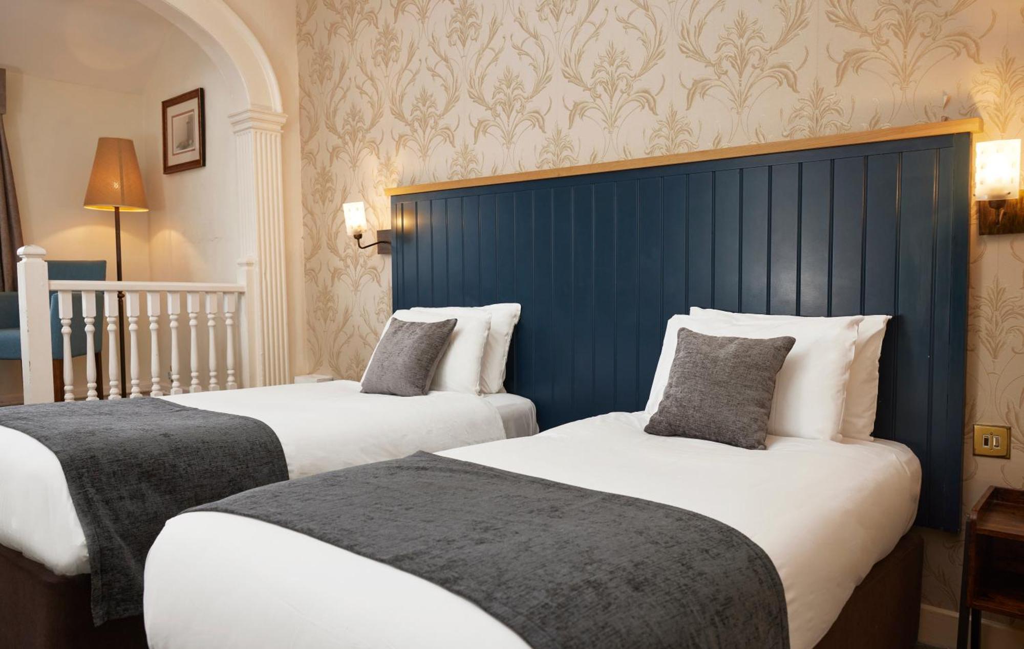 Bull Hotel By Greene King Inns Long Melford Bagian luar foto